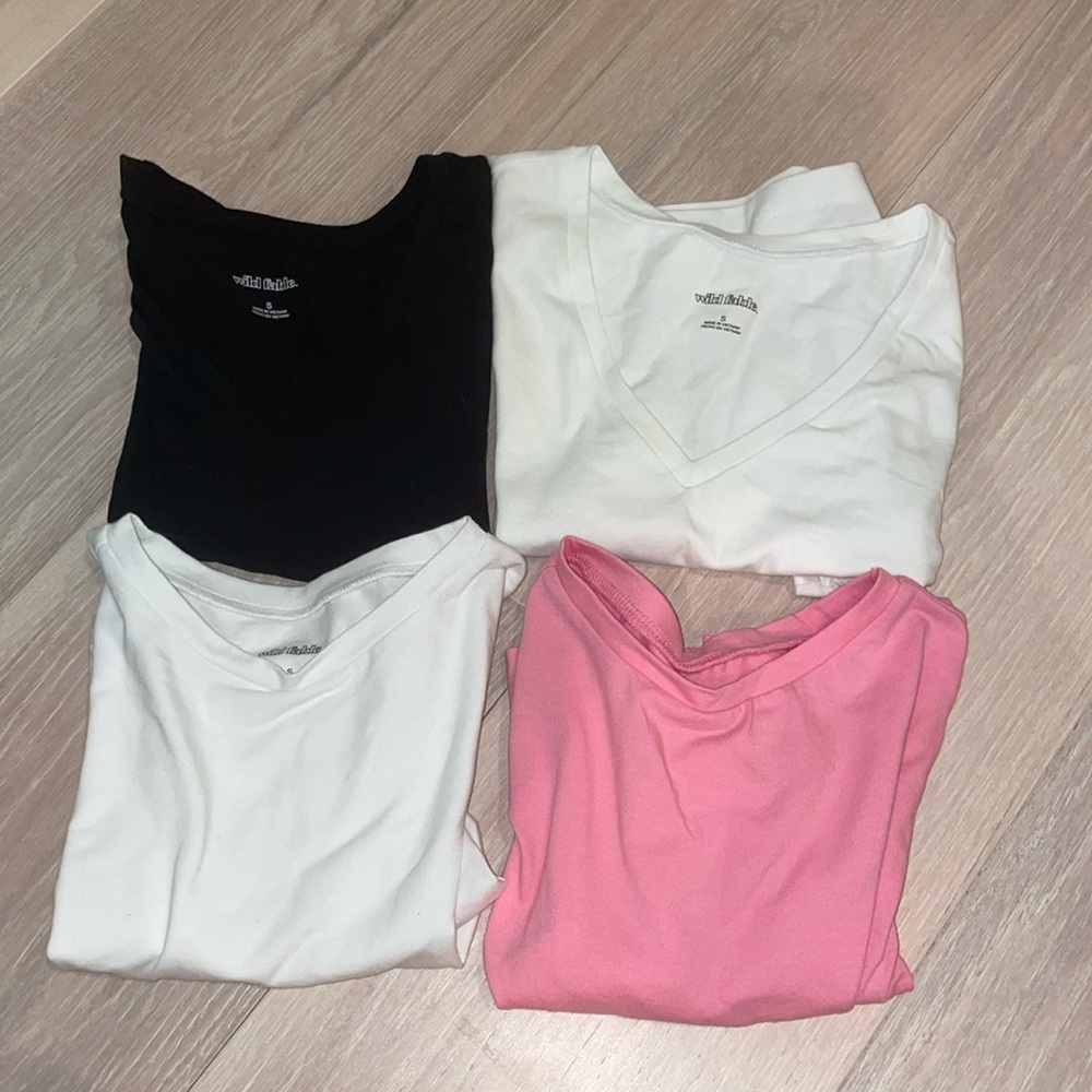 Set of 4 crop tops. 2 v necks and 2 regular